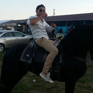 Meet your Posher, Eduardo